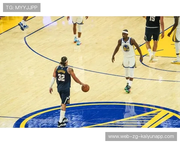 NBA掘金外线连续命中掌控局势，展现冠军风范